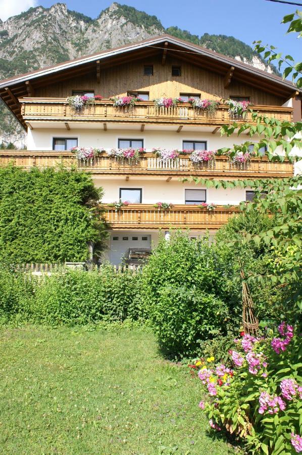 グレーディヒ ペンション バーグフリート Bed & Breakfast エクステリア 写真